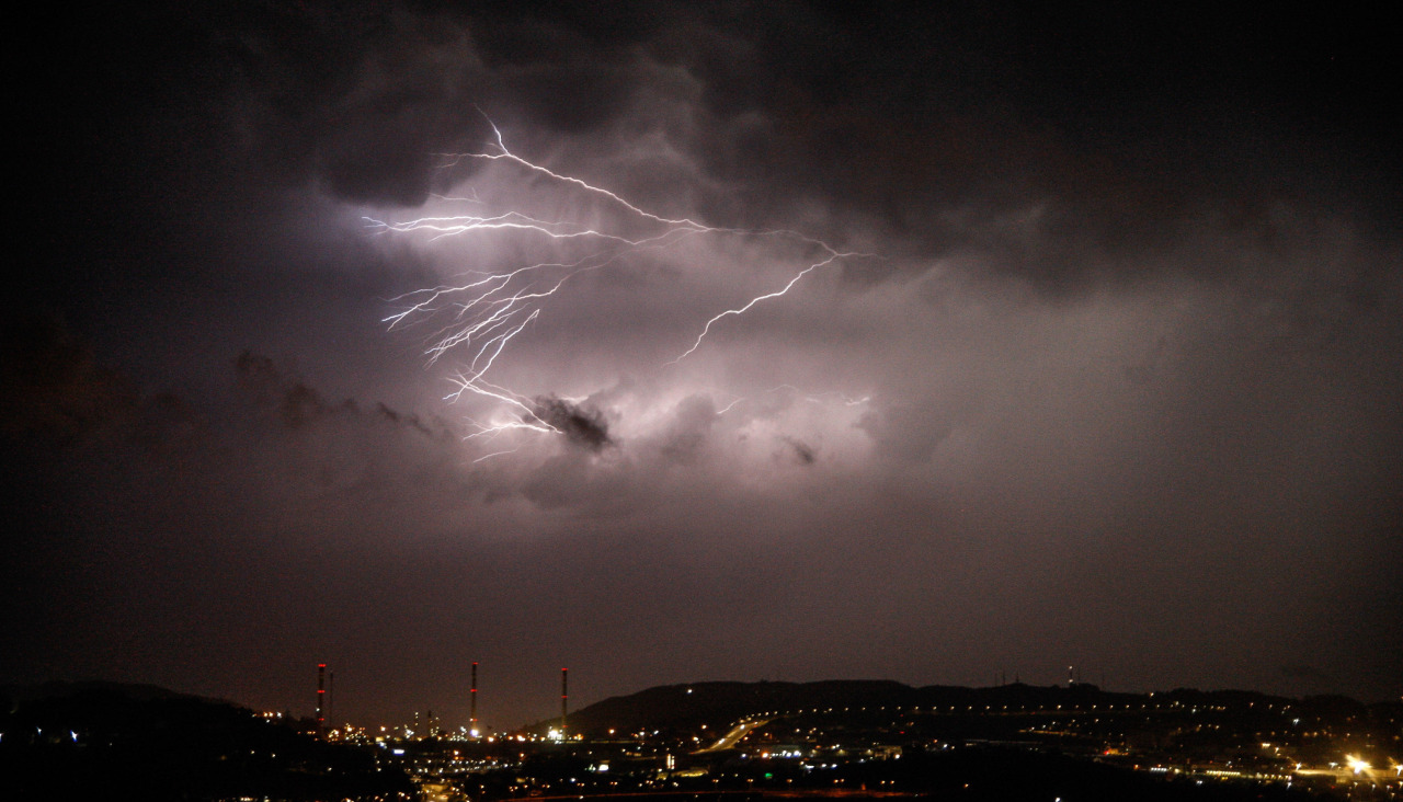 Rayos sobre la ciudad, en una tormenta de verano