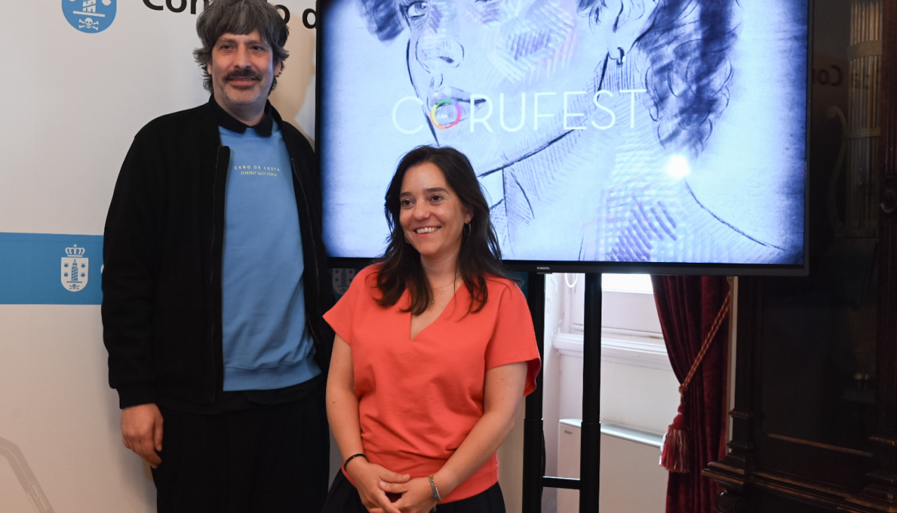 Acto de presentación del Corufest 2026 con la alcaldesa Inés Rey y el codirector del Corufest, Xosé Leis