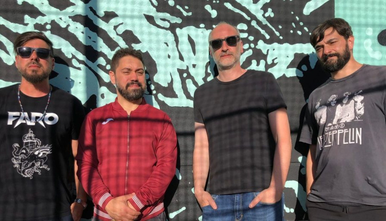 Banda Low Gain