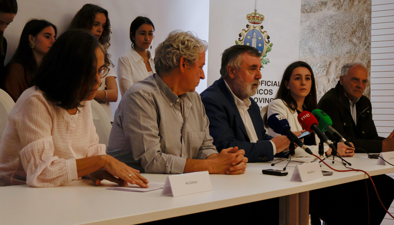 Ana Zamora, Javier de Toro, Luciano Vidán, Ana Serantes y Juan Carlos Vázquez, en la presentación