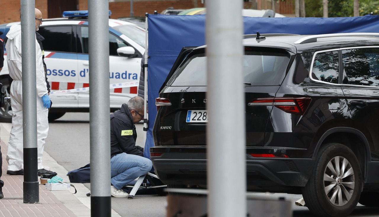 Un hombre ha matado este sábado con un arma blanca a una mujer en la vía pública en el municipio barcelonés de Esplugues de Llobregat