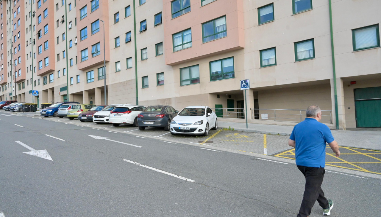 17 mayo 2025A Coruña.- Ayuntamiento y vecinos discrepan sobre BiciCoruña en Novo MesoiroCalle Fragas do Eume, donde estará ubicada la nueva base de BiciCoruña
