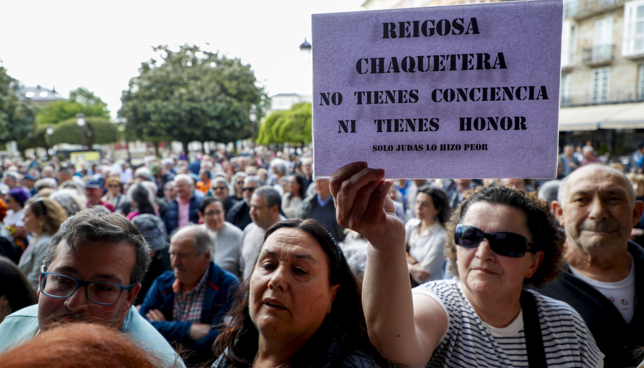 Un momento de la concentración ciudadana contra la moción de censura en Lugo previo a la celebración del último pleno ordinario