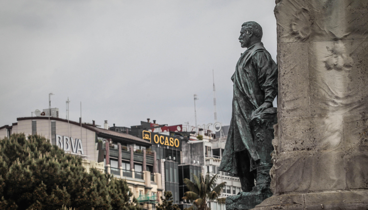 quintana. bustos de kiosko Alfonso, Linares Rivas, sir John Moore, wenceslao Fernández Flores