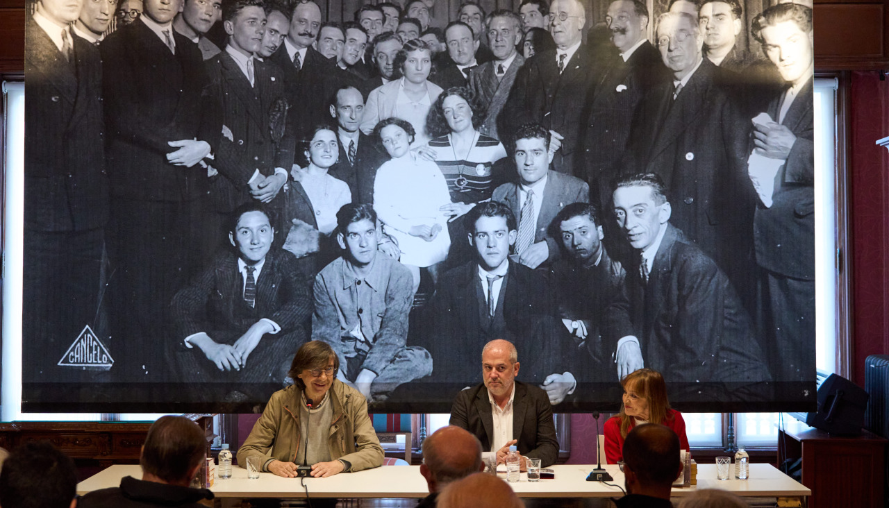 Unha colección de postais completa a mostra ‘A Coruña 1930-1931. Estampas de vida e política’ da Casa Museo Casares Quiroga