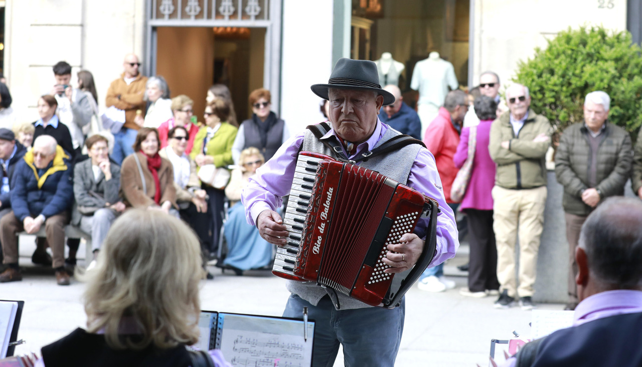 Nueve músicos interpretaron piezas populares en una jornada con gran afluencia y llena de entusiasmo