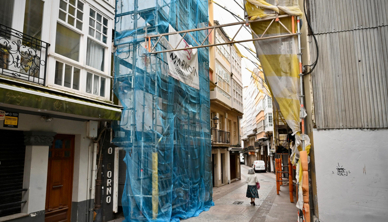 El número 30 de la calle Barrera, avanza en su proceso de demolición