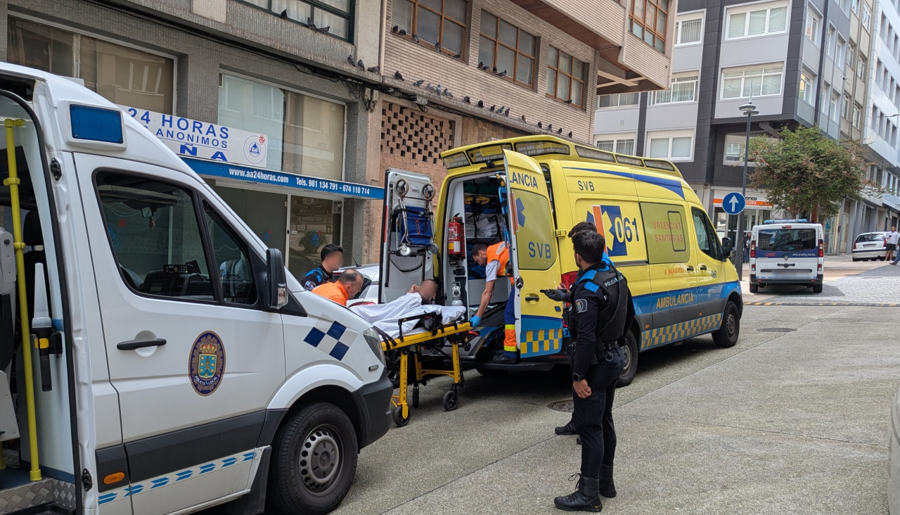 Un kamikaze daña varios coches al huir de la Policía de A Coruña