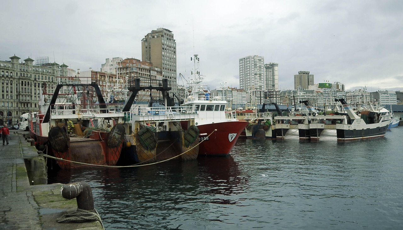 Barcos amarrados en el muelle de Linares Rivas, en una imagen de 2013