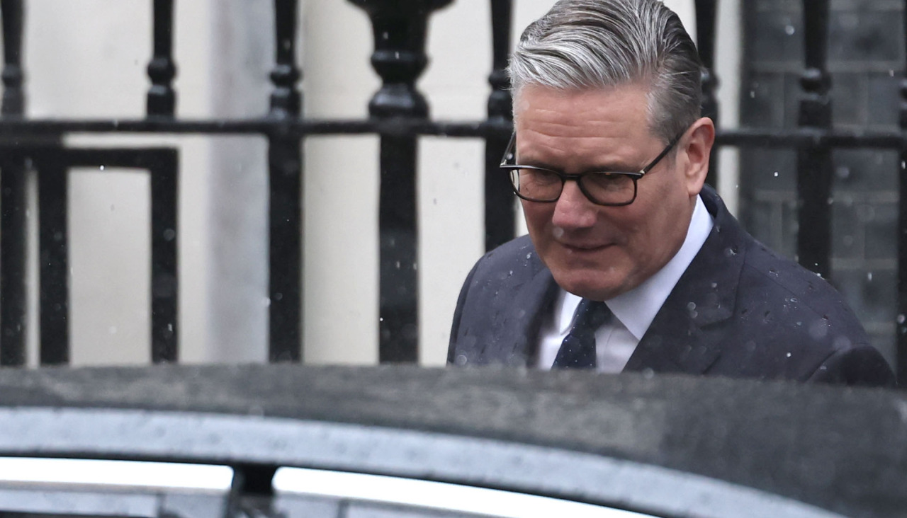 Keir Starmer sale de Downing Street