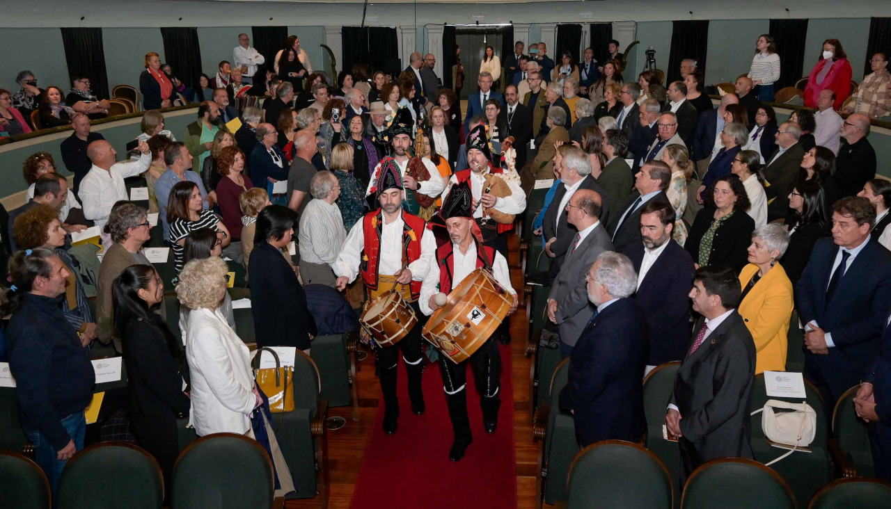 Pleno da RAG polo Día das Letras Galegas dedicado a Begoña Caamaño