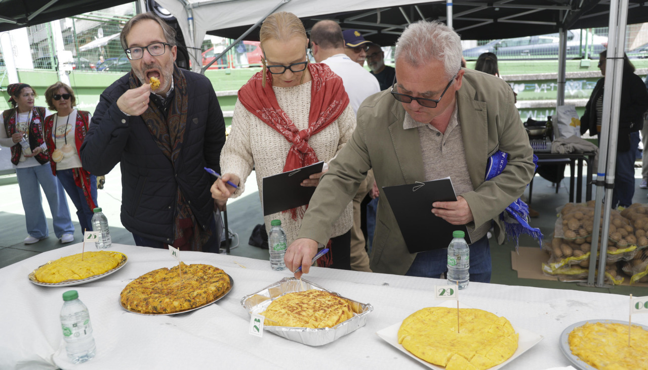 El barrio volvió a celebrar su ya tradicional certamen para elegir la mejor tortilla