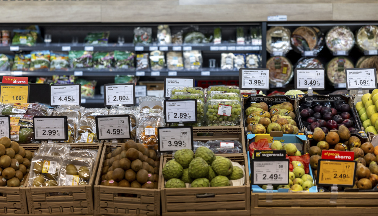 Vista del expositor de una frutería