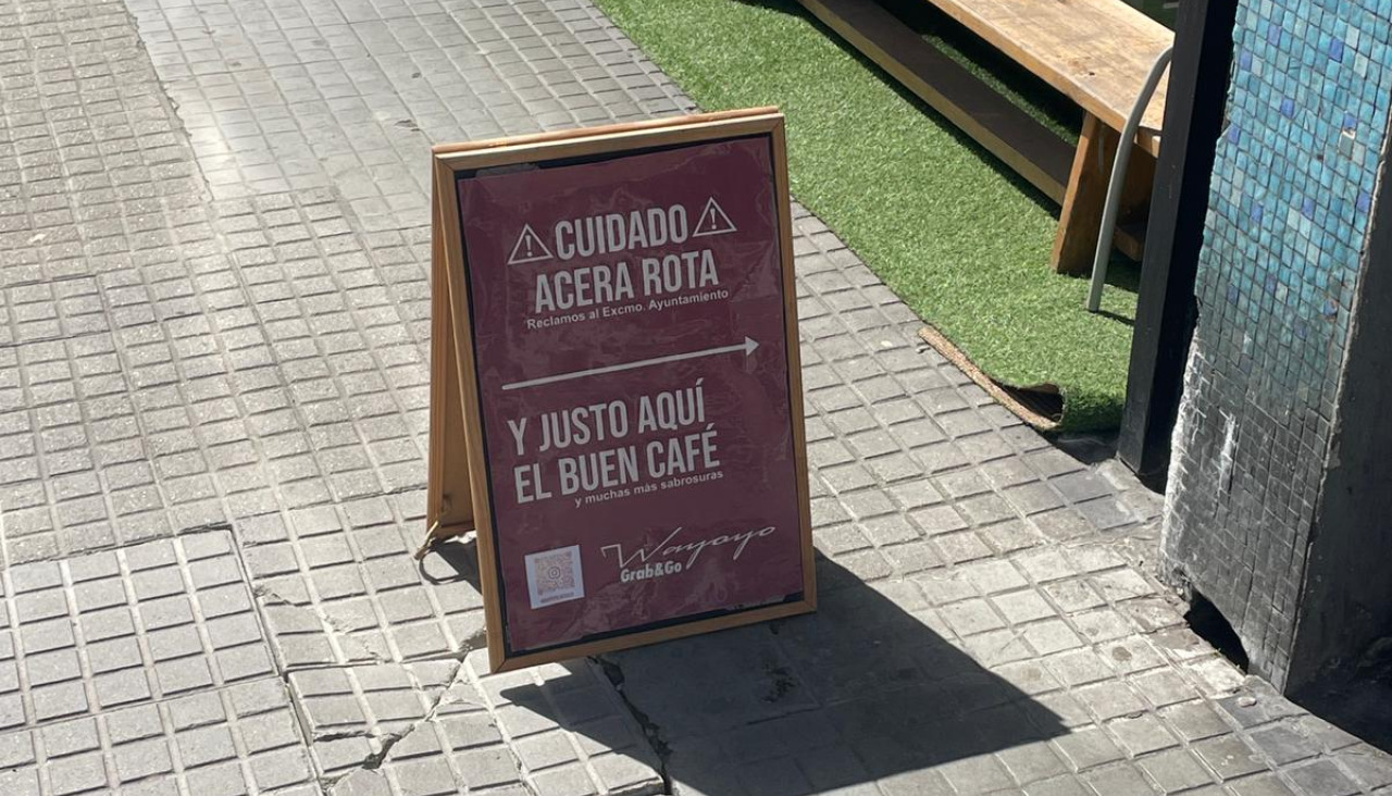 Acera rota en Juan Flórez