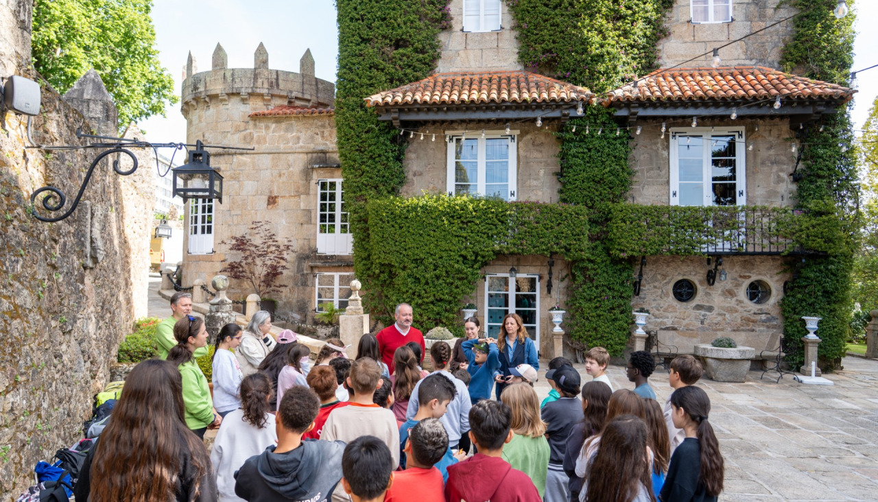 Imagen de la visita al pazo de Vilaboa