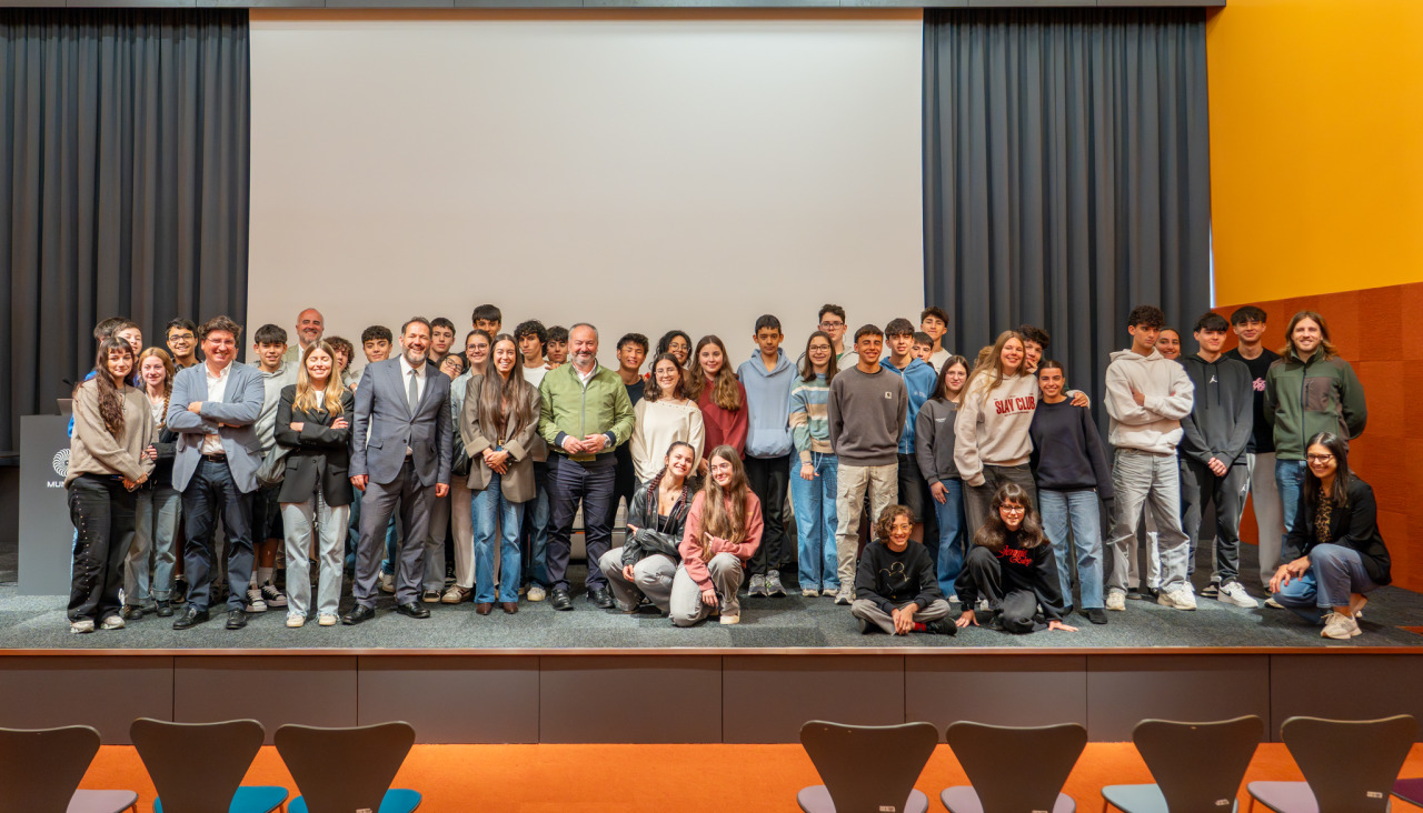 Estudiantes de Culleredo de visita al Muncyt