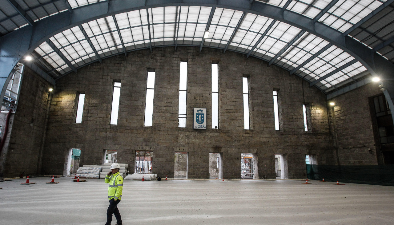Interior de la estación de tren, ahora en obras