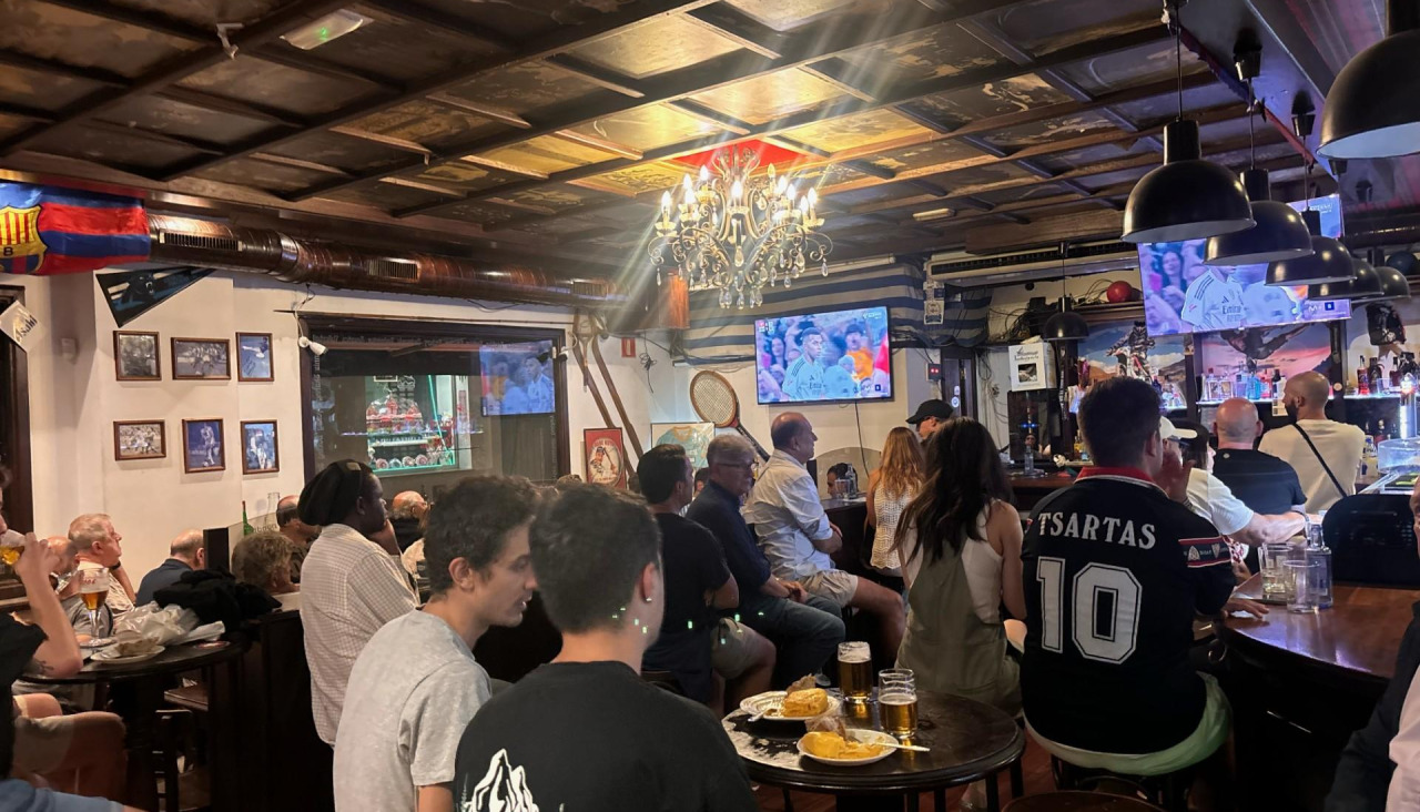 El Sport Café de Pontejos se quedó pequeño para el Real Madrid-Osasuna recientemente