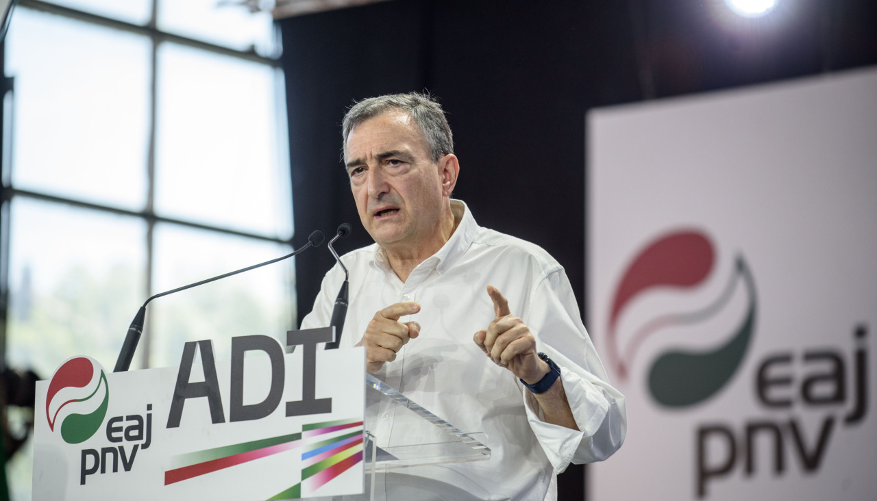 Esteban, en un momento de su intervención de este domingo en el mitin de Durango |