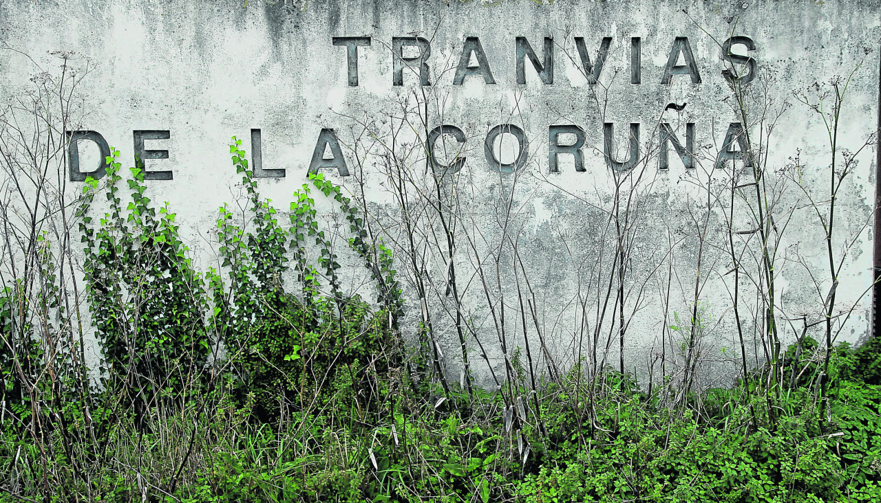 Entrada de cocheras del tranvía histórico