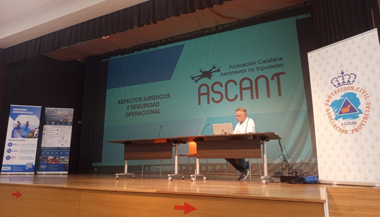 La sesión se desarrolló, con varias ponencias, en A Senra de Bergondo