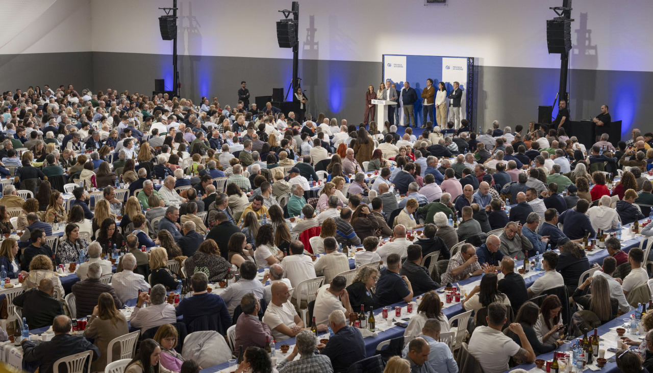 El líder del PPdeG, Alfonso Rueda, interviene durante la romería del partido en Ourense