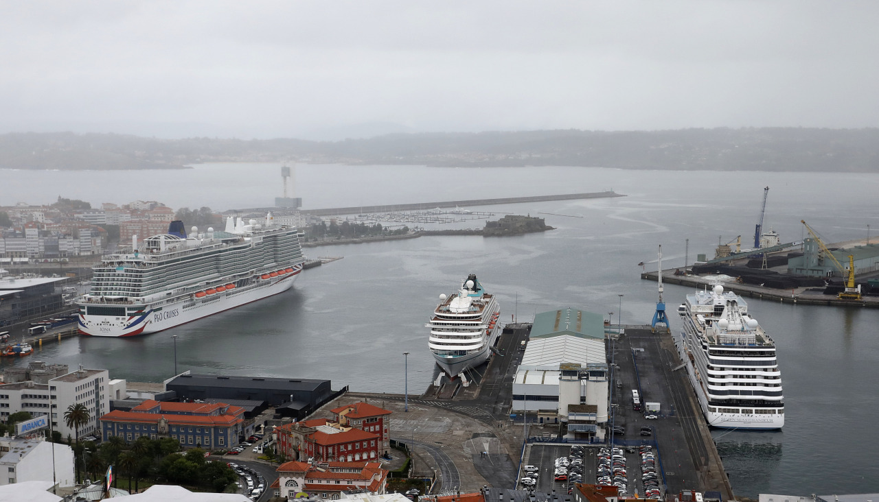 Triple escala de cruceros en A Coruña