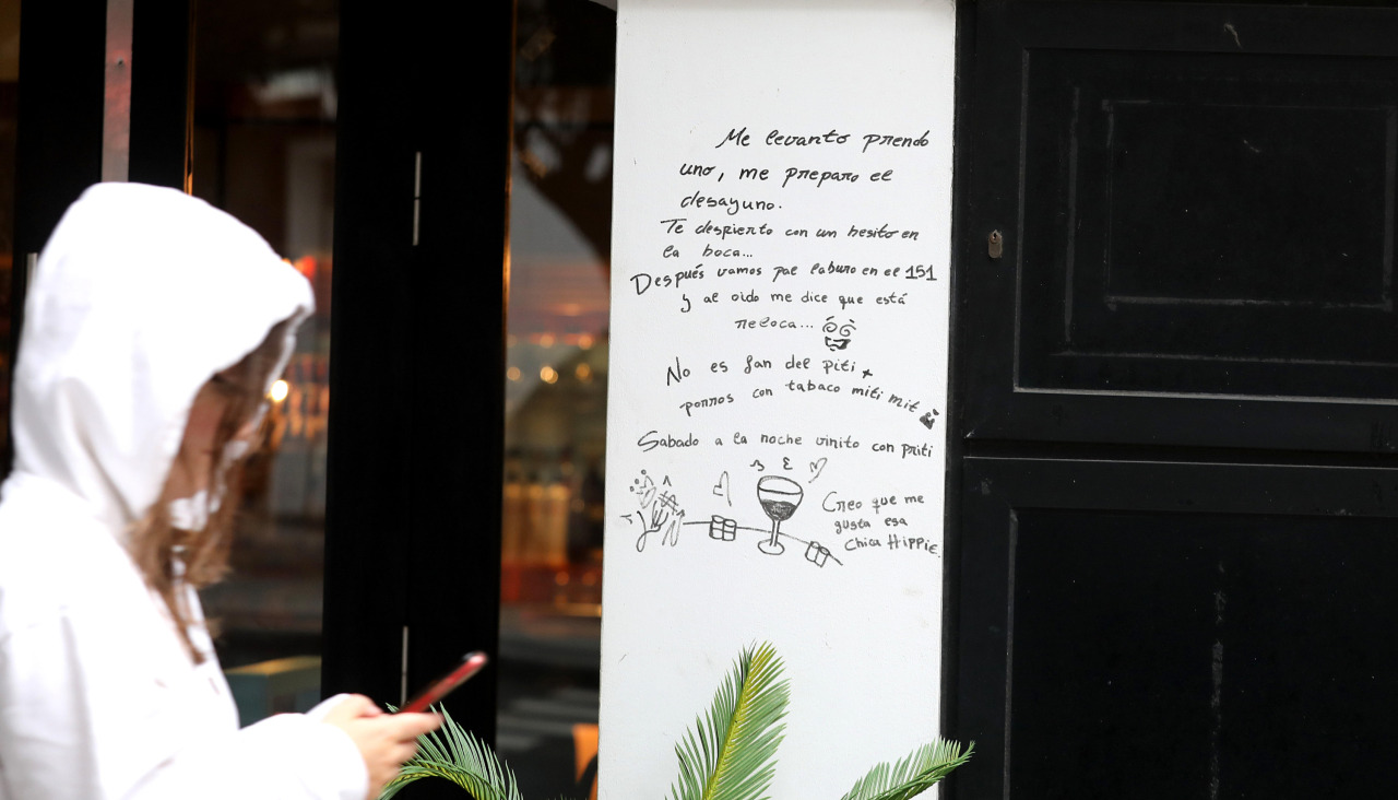 Imagen de la pintada a las puertas del Lieu