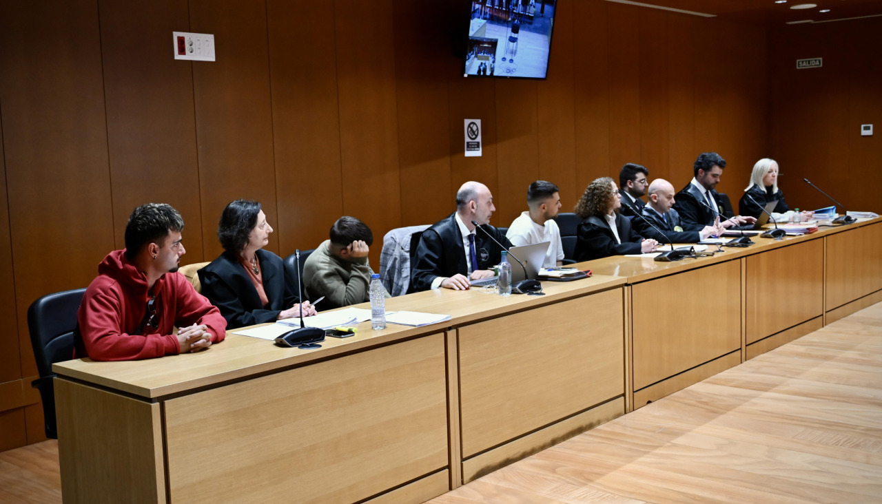 Imagen de una de las sesiones del juicio por el asesinato de Yoel QuispeComienza el juicio por el crimen que acabó con la vida de Yoel Quispe en la Nochebuena de 2023, en Juan Flórez