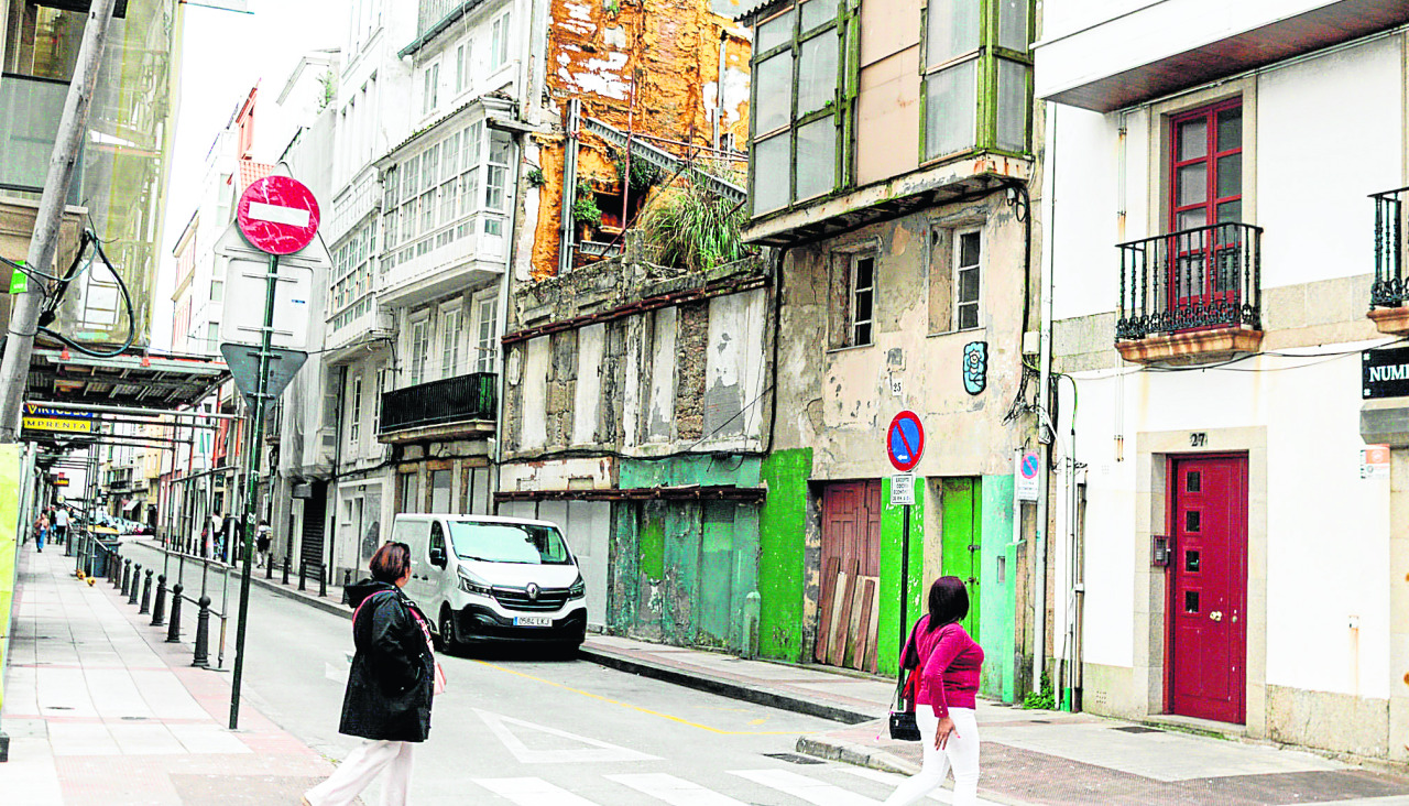 Una imagen de las ruinas en la calle Orzán del día viernes