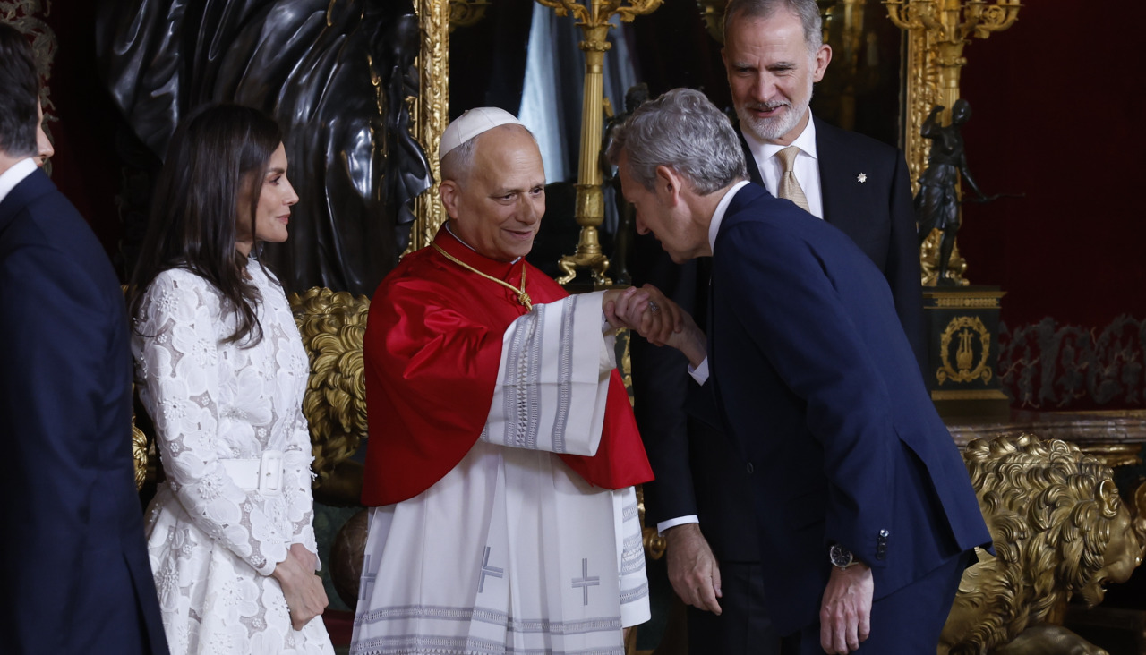 Alfonso Rueda saluda al papa León XIV