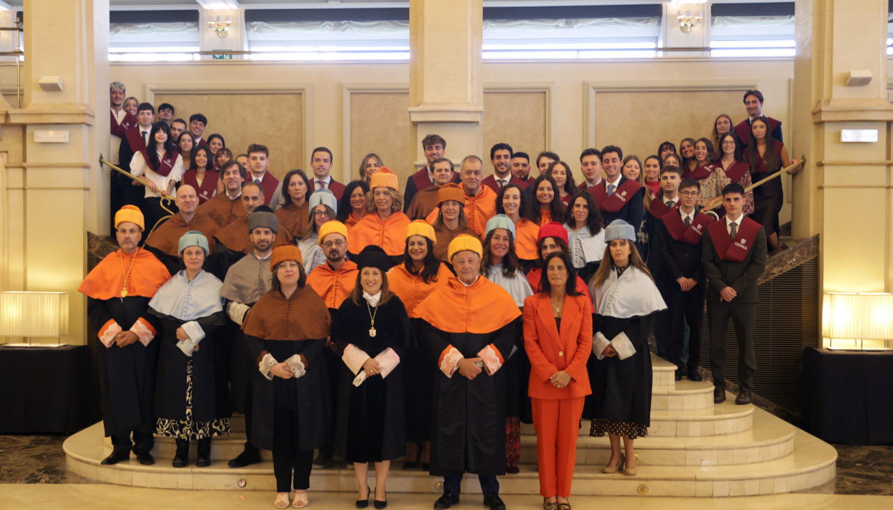 Foto de familia graduación Cesuga