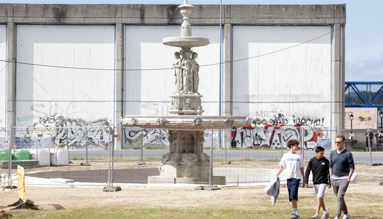 La Fuente de las Cuatro Estaciones, en el entorno del Complexo Deportivo do Carregal y del García Hermanos, se muestra como nunca tras la restauración