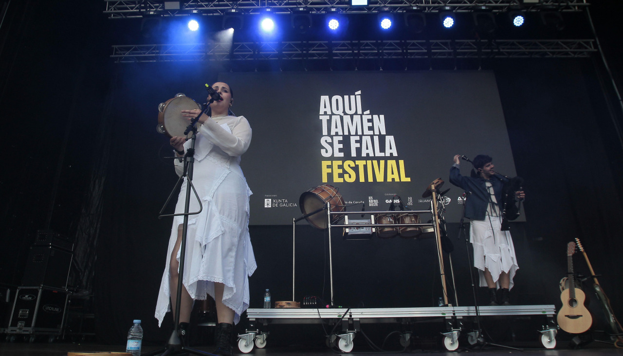 Quintana. Festival aquÃ­ tamÃ©n se fala, en la plaza de la Tolerancia