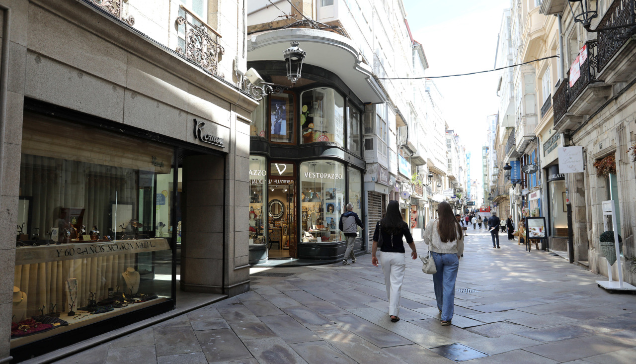 En la calle Real conviven más de una decena de comercios de joyeríaJoyerías de la Calle Real