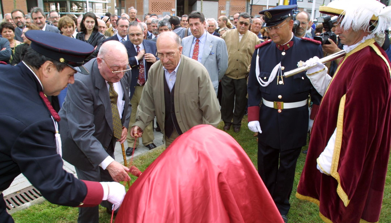 Inauguración de la calle de Ramón Núñez en 2001