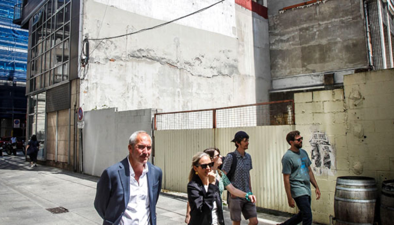 quintana. solar abandonado en la calle alameda