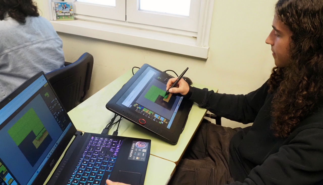 Una alumna de Animación 3D del Liceo La Paz