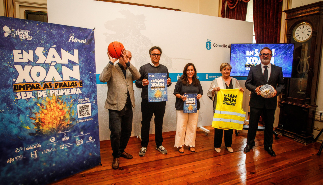 Gonzalo Castro, Luis Diz, Inés Rey, Luisa Varela y Antonio de Blas, en la presentación de la campaña