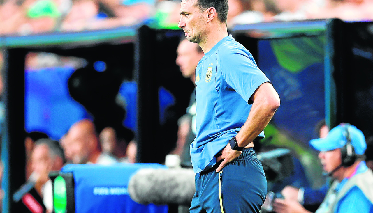 Scaloni, emocionado, durante el partido del pasado martes entre su equipo y Argelia
