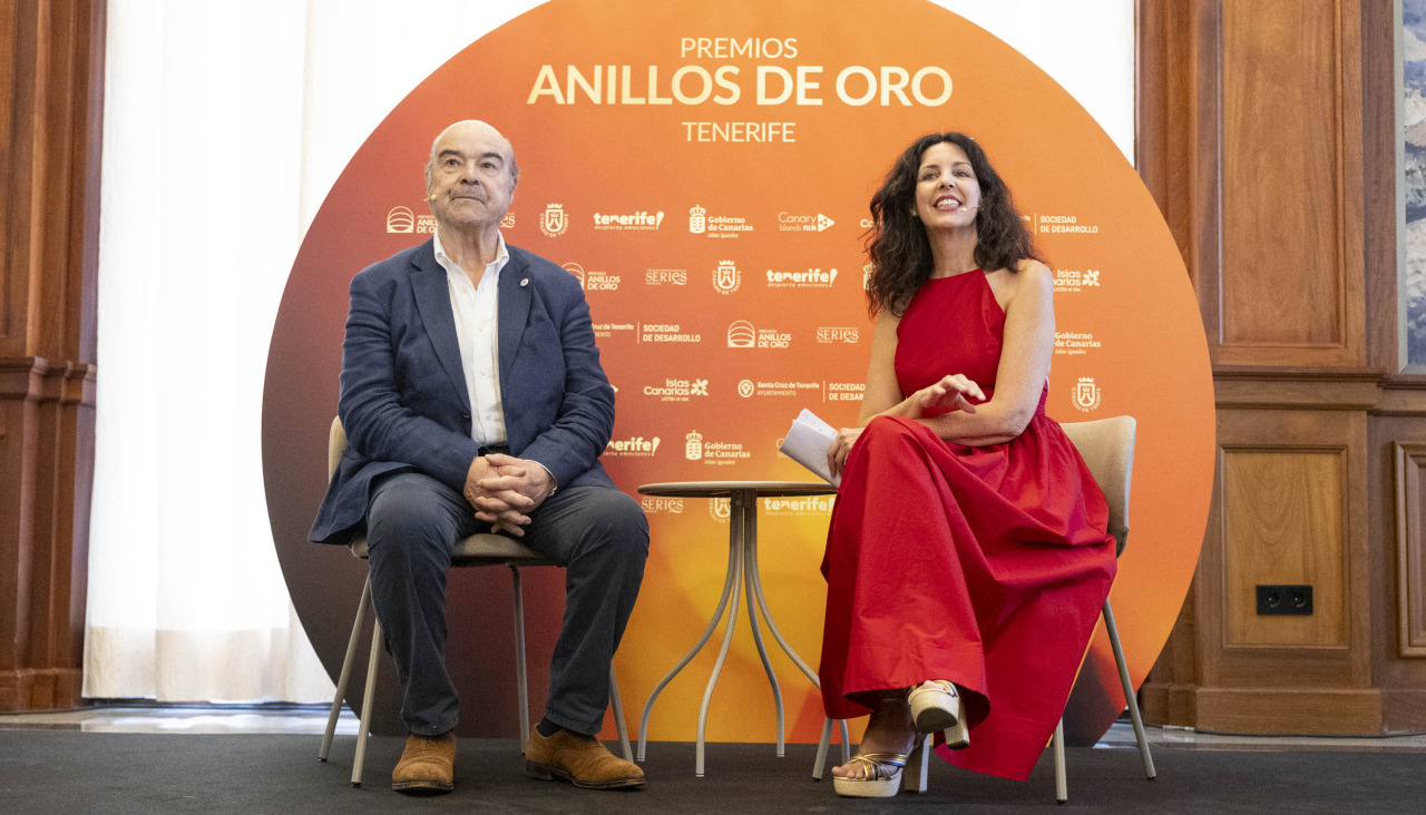 Resines y la actriz Marta González, este viernes, en rueda de prensa