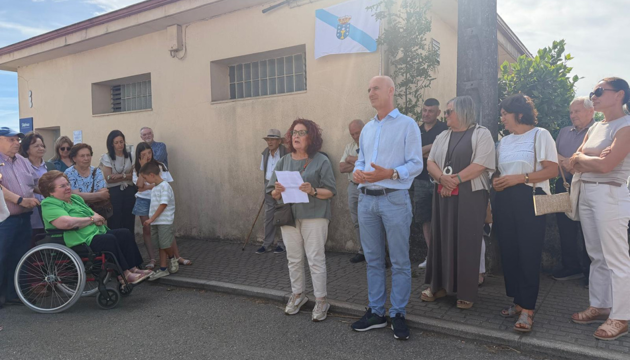 Acto de descubrimento da placa dunha rúa para o Tío Benito do Santo