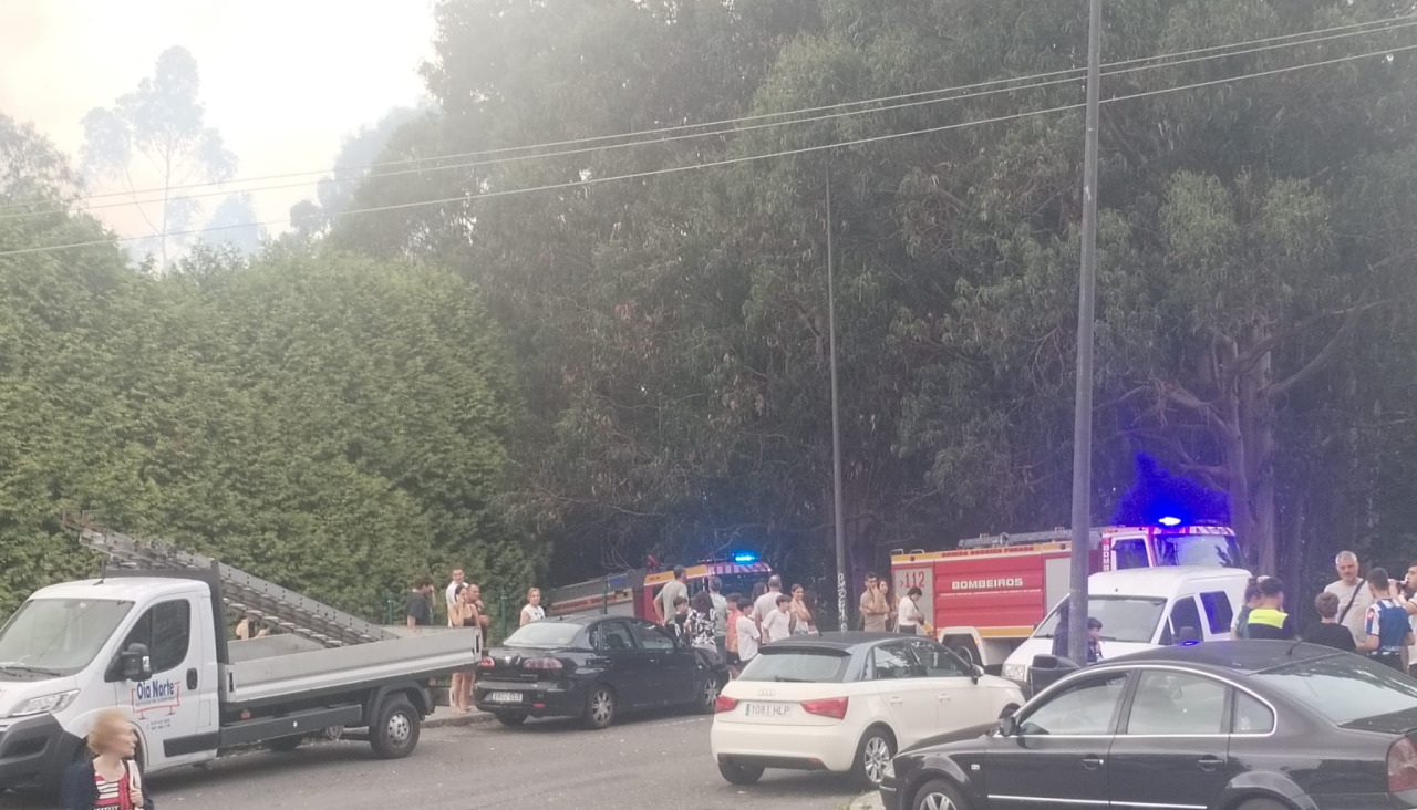 Los servicios de extinción trabajan en la zona