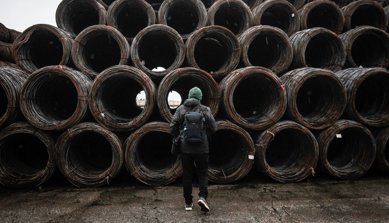 Productos siderúrgicos descargados en un muelle del Puerto Interior de A Coruña