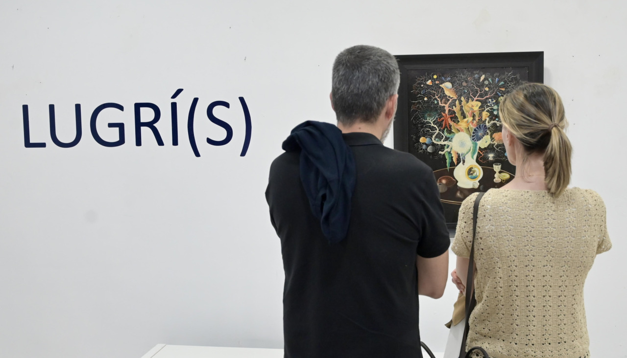 Un momento de la inauguración de la exposición ‘Lugrí(s) y otras vanguardias’, ayer en la Galería José Lorenzo