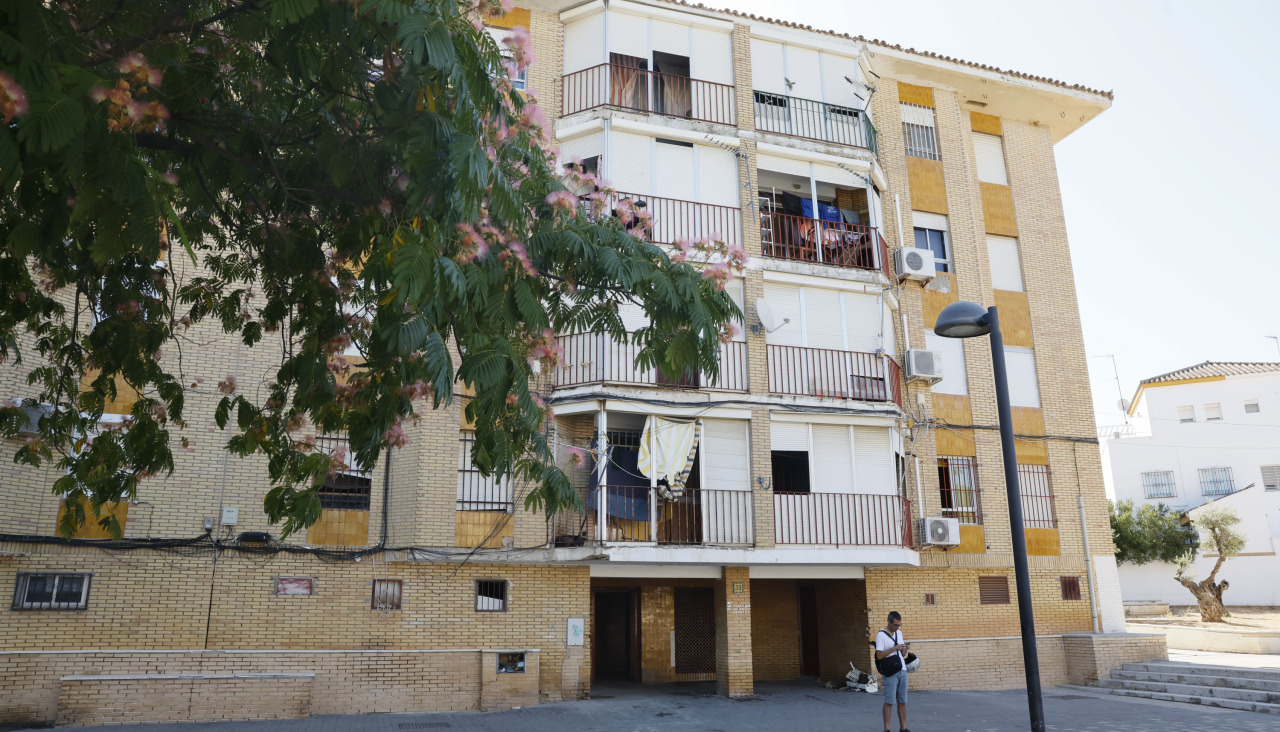 Vivienda de Mairena del Aljarafe en la que fue hallada muerta la mujer de 44 años