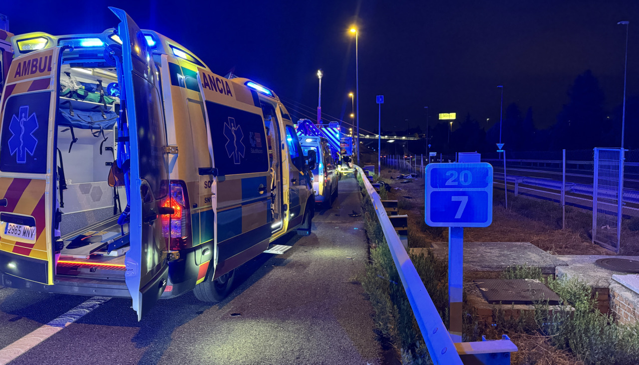 Imagen de archivo de los servicios de emergencia actuando en un accidente de tráfico