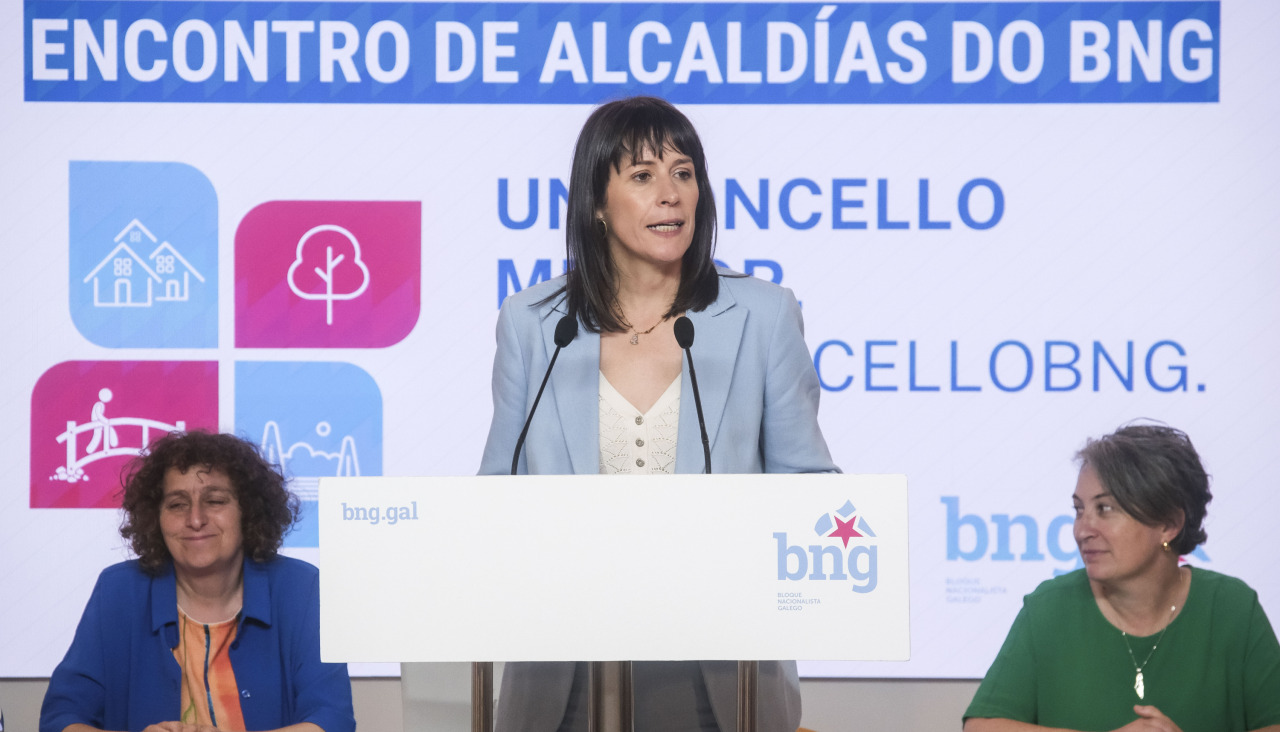 Ana Pontón (c), durante su intervención este miércoles en el primer encuentro municipal del Bloque