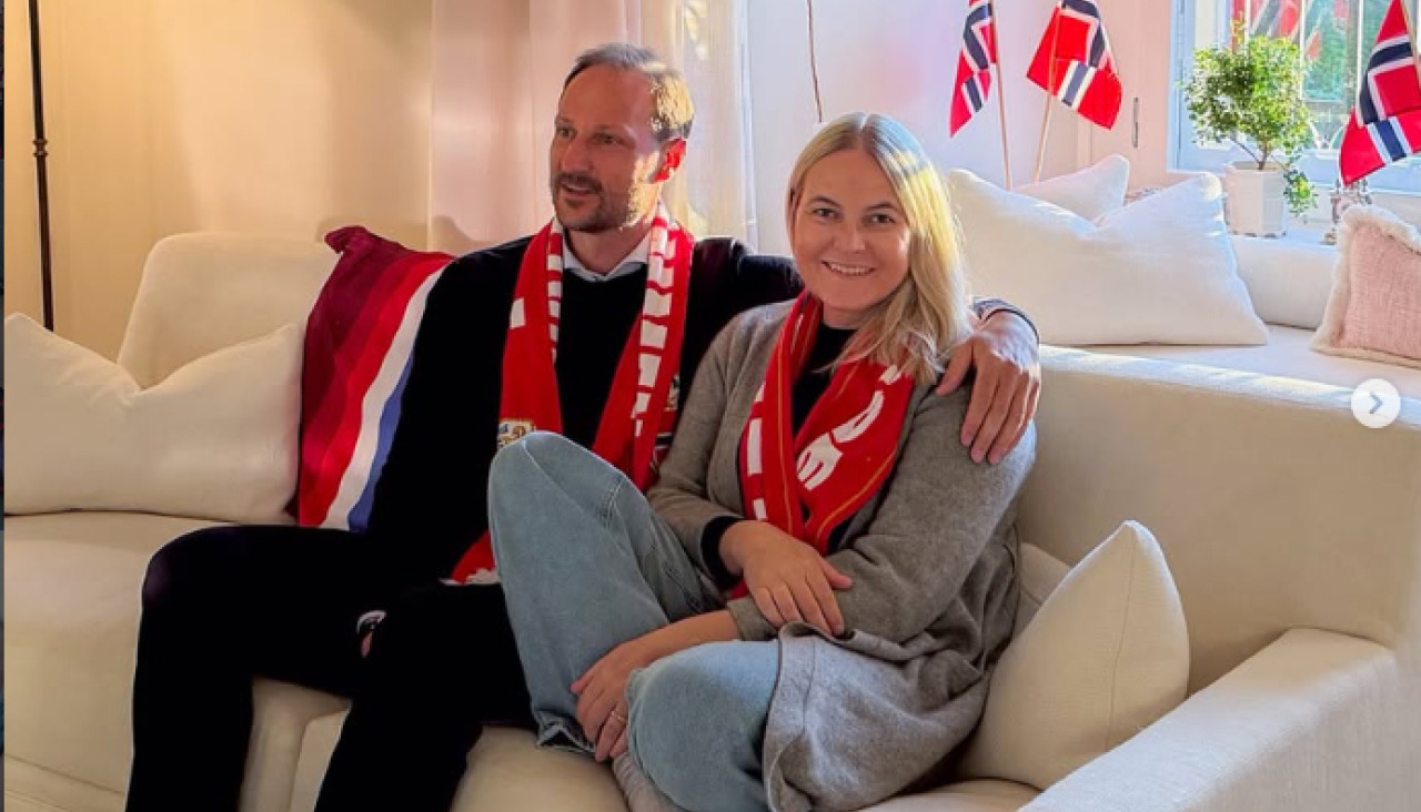 La princesa Mette-Marit ha reaparecido por primera vez tras el trasplante, junto a su esposo