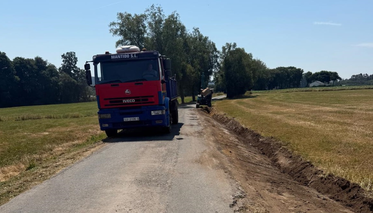 Reparación de caminos en Curtis